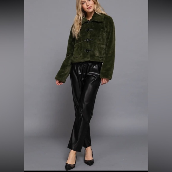 LONG SLEEVE COLLAR WITH TOGGLE FAUX FUR JACKET - Picture 5 of 6